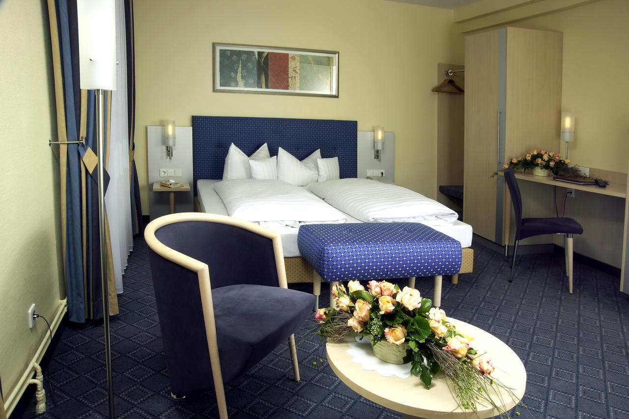 Hotel Loewen-Seckenheim MHG Buitenkant foto